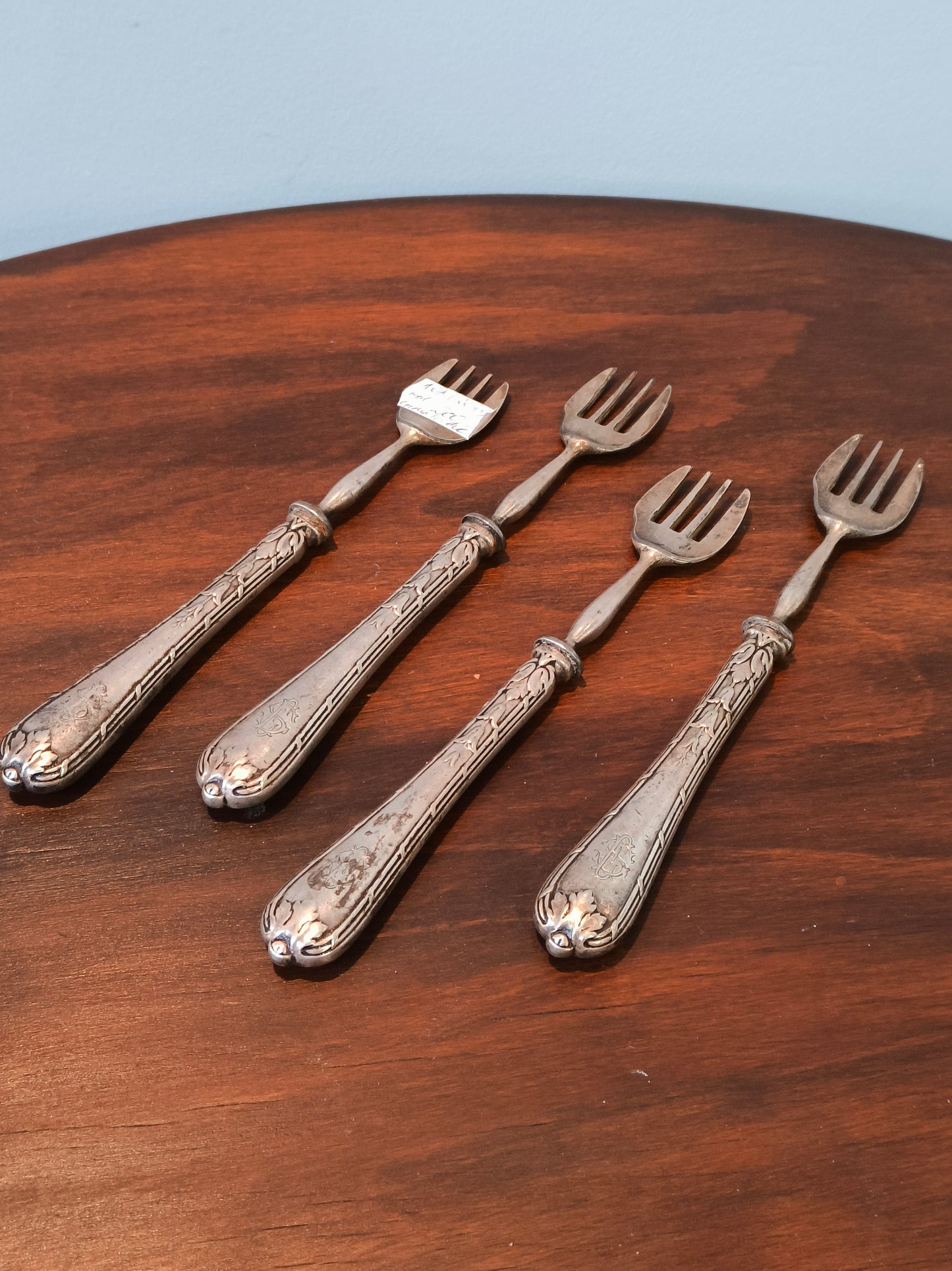 Set of plated fish forks
