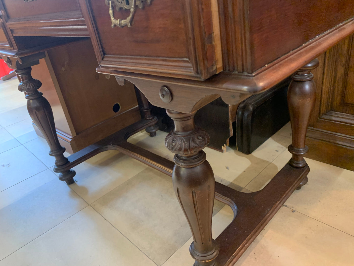 Biurko antyczne, eklektyczne, blat - zielone sukno