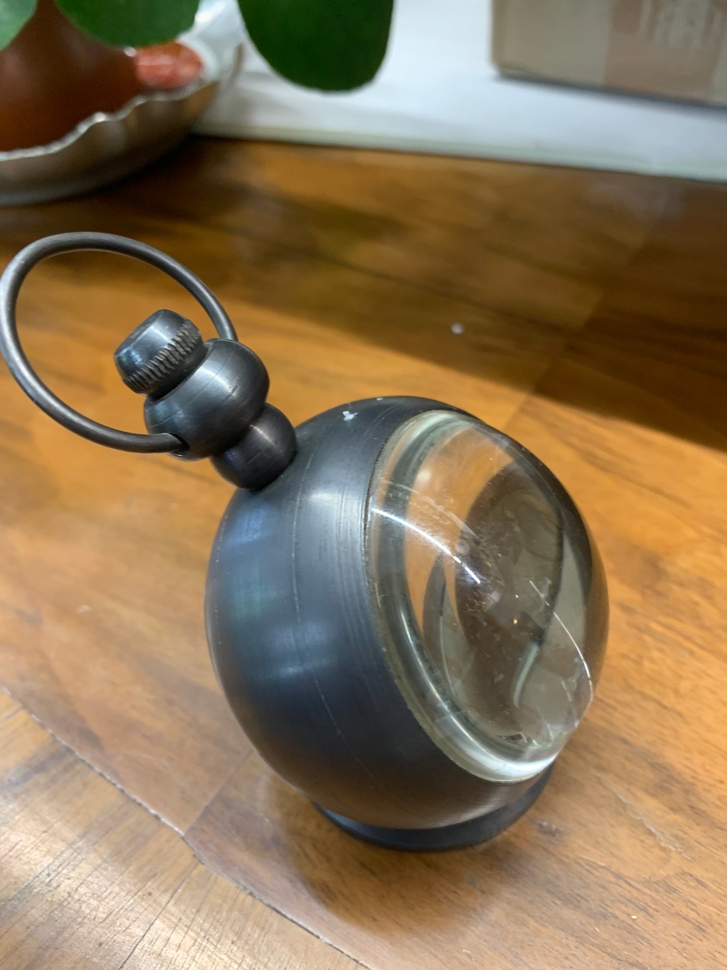 Zegar soczewkowy, kula na podstawie Schweizaria Ancre Prima