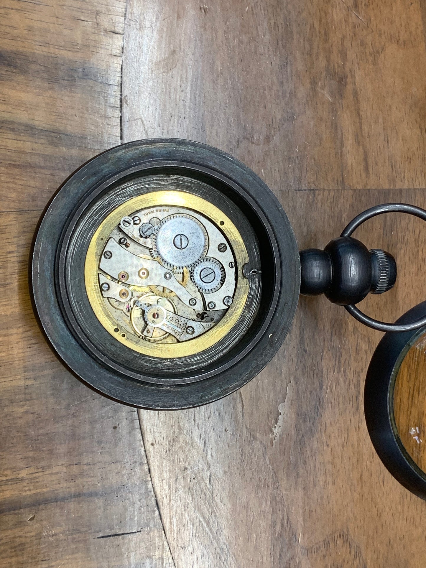 Zegar soczewkowy, kula na podstawie Schweizaria Ancre Prima