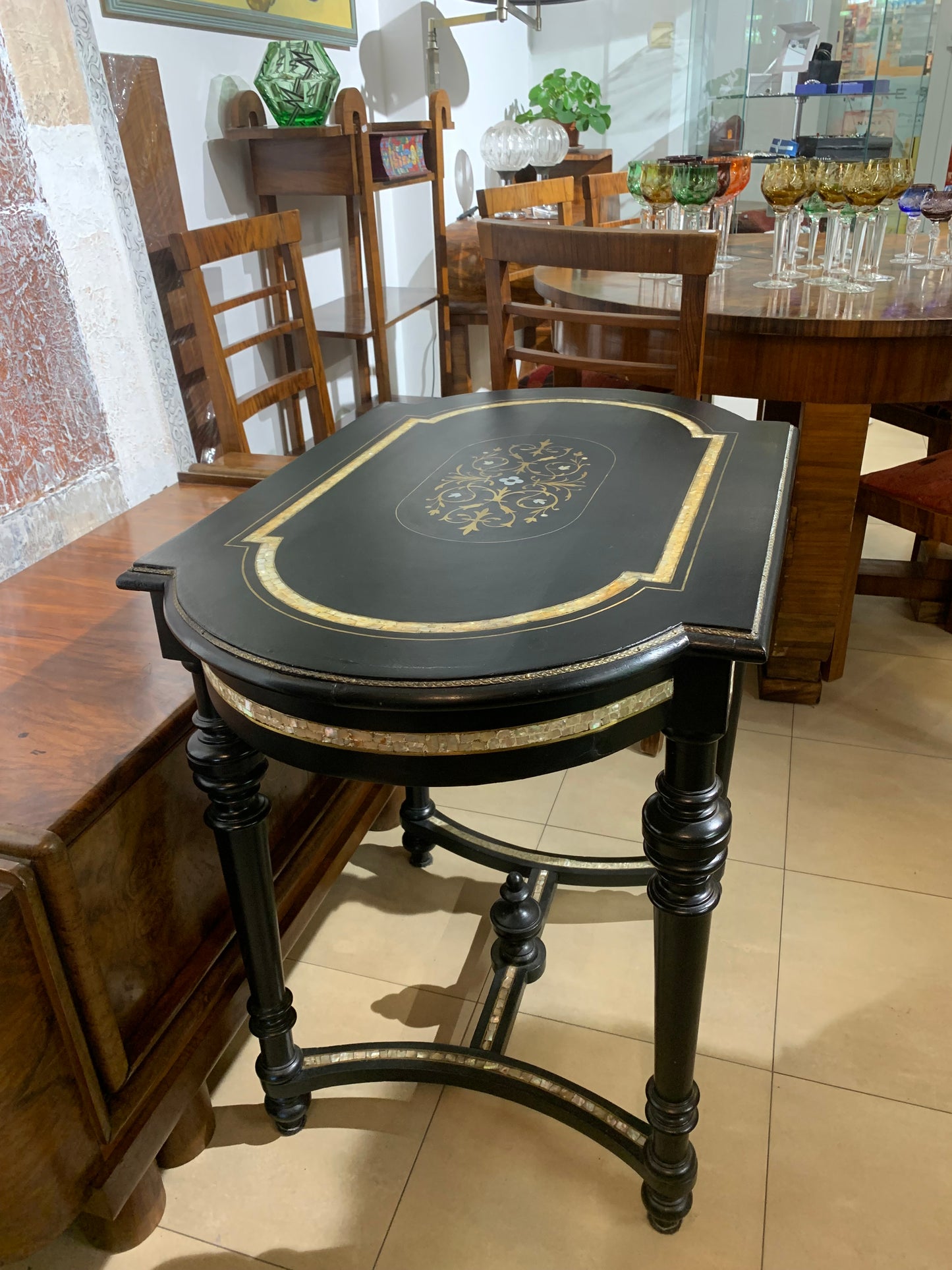 Stolik w stylu  Napoleon III do pisania listów inkrustowany, XIX w.