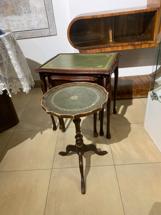 Stolik/ kwietnik okrągły z drewna, skóra