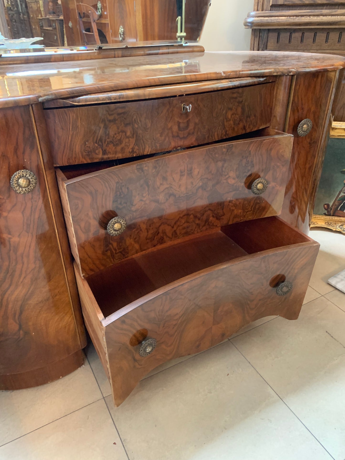 Toaletka Art Deco orzechowa, przedwojenny mebel