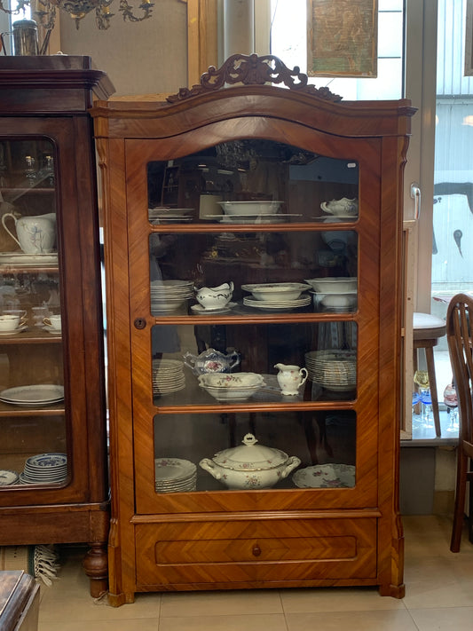 Witryna eklektyczna, czereśniowa, pocz. XX w. po renowacji