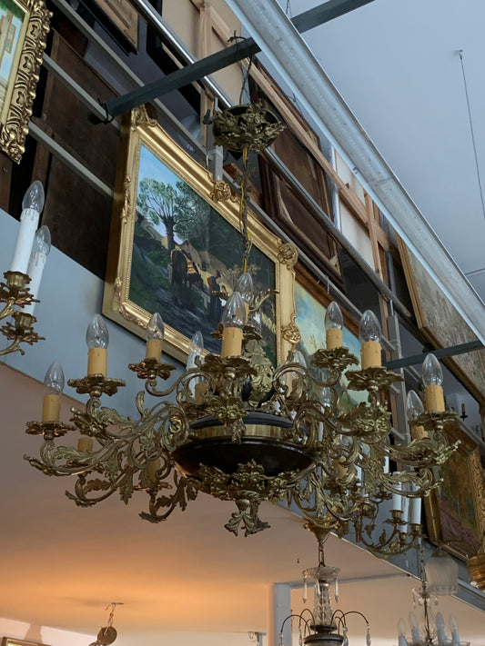 Duży, mosiężny żyrandol 15-ramienny