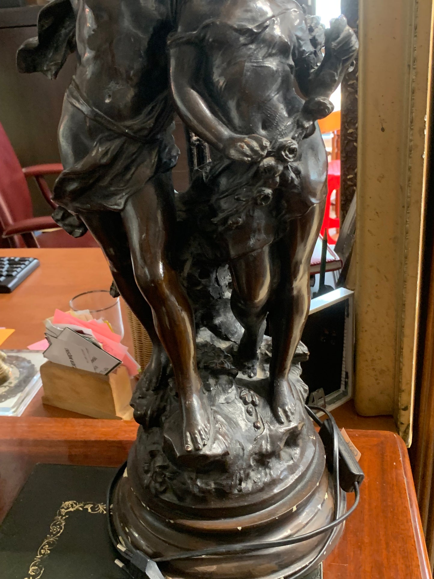 Lampa figuralna z oryginalnymi kloszami Murano, sygnowana