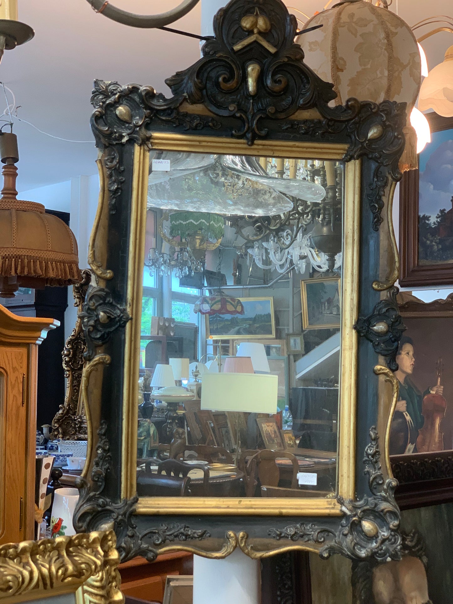 Lustro fazowane w pięknej, rzeźbionej ramie, antyk