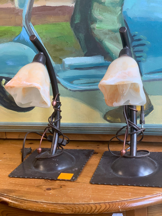 Nocna lampa, szklany klosz