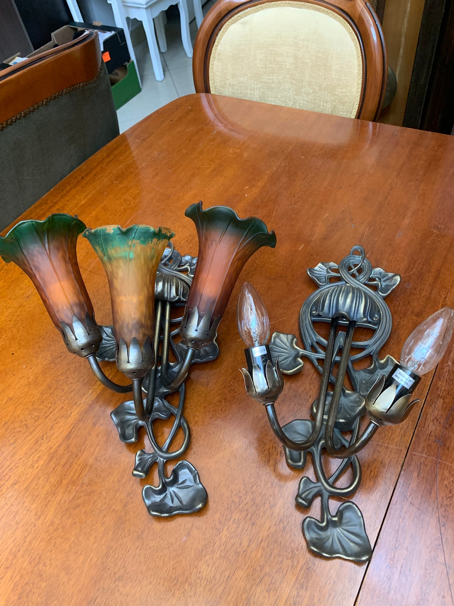 Żyrandol w stylu Art Nouveau 10 ramienny ze szklanymi kloszami