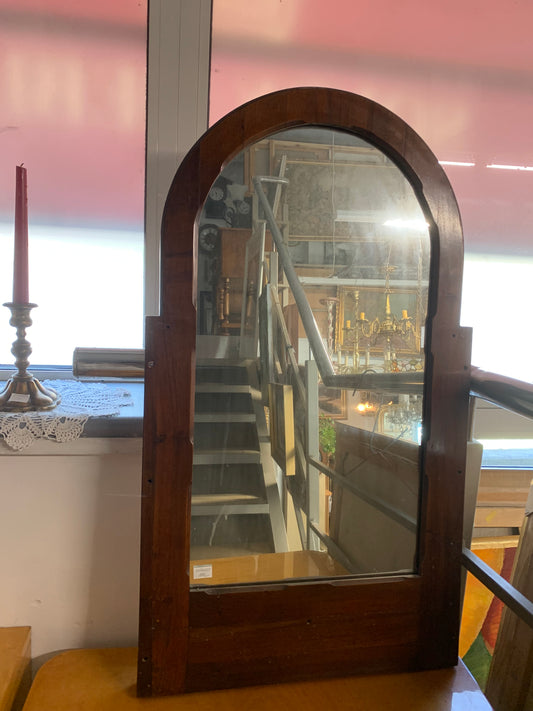 Lustro zabytkowe w drewnianej ramie