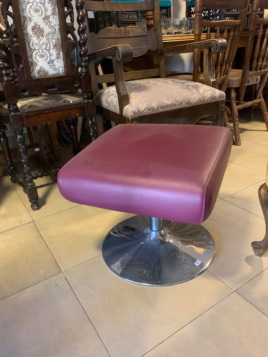 Pufa współczesna, noga niklowana, skaj