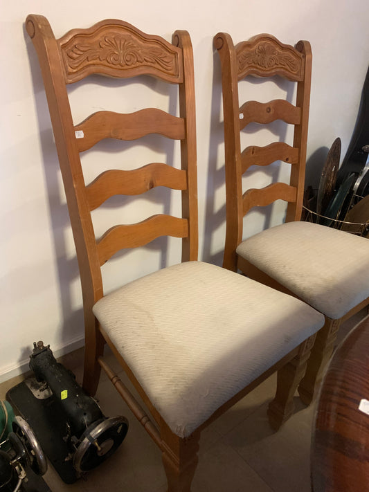 Krzesło duże, tronowe, drewniane, tapicerowane