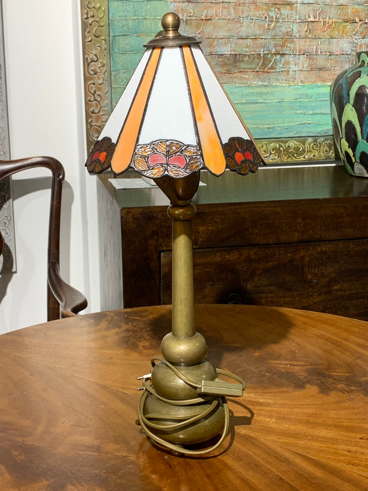 Lampa z brązu, abażur, szkło witrażowe