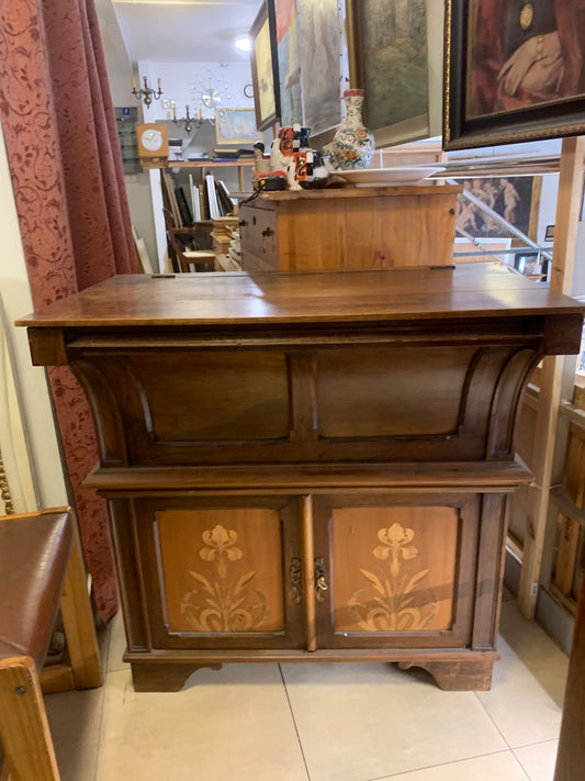 Szafka secesyjna ze schowkiem, intarsja irysy