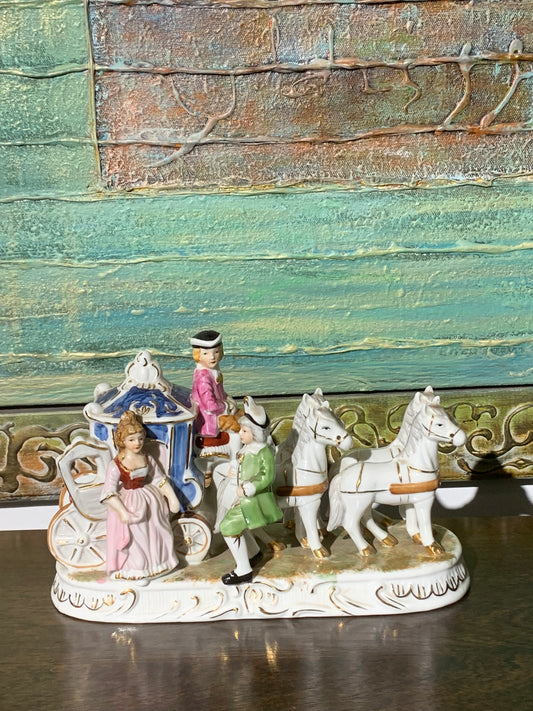 Figurka porcelanowa, barokowa karoca