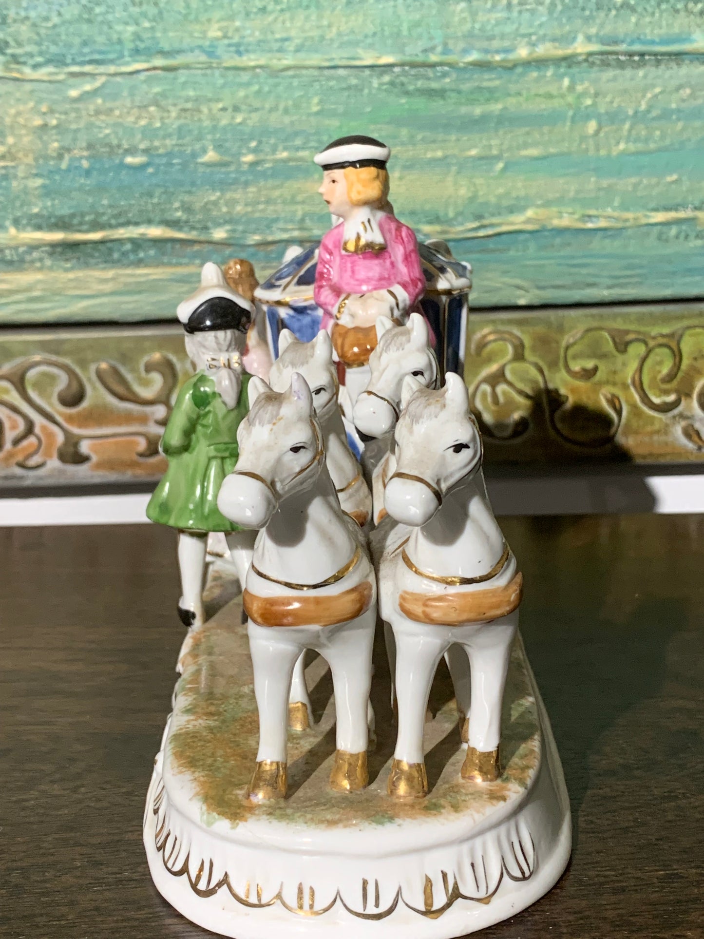 Figurka porcelanowa, barokowa karoca