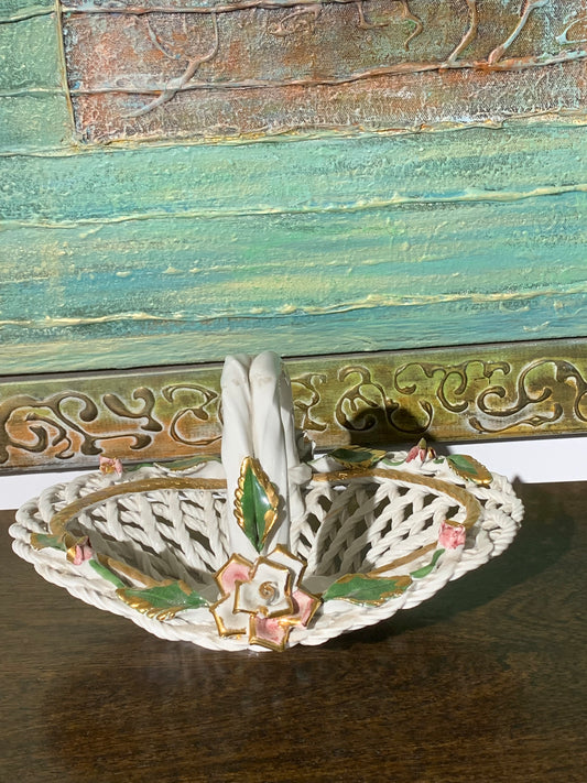 Koszyk ażurowy, porcelanowy, kwiaty, Włochy