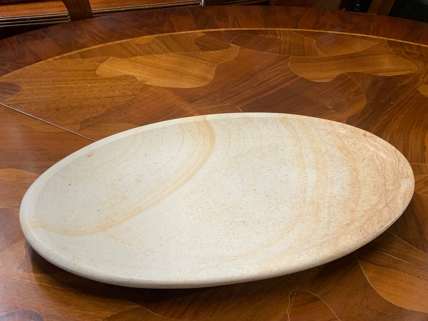 Patera okrągła/owalna z piaskowca, Ukraina, rękodzieło