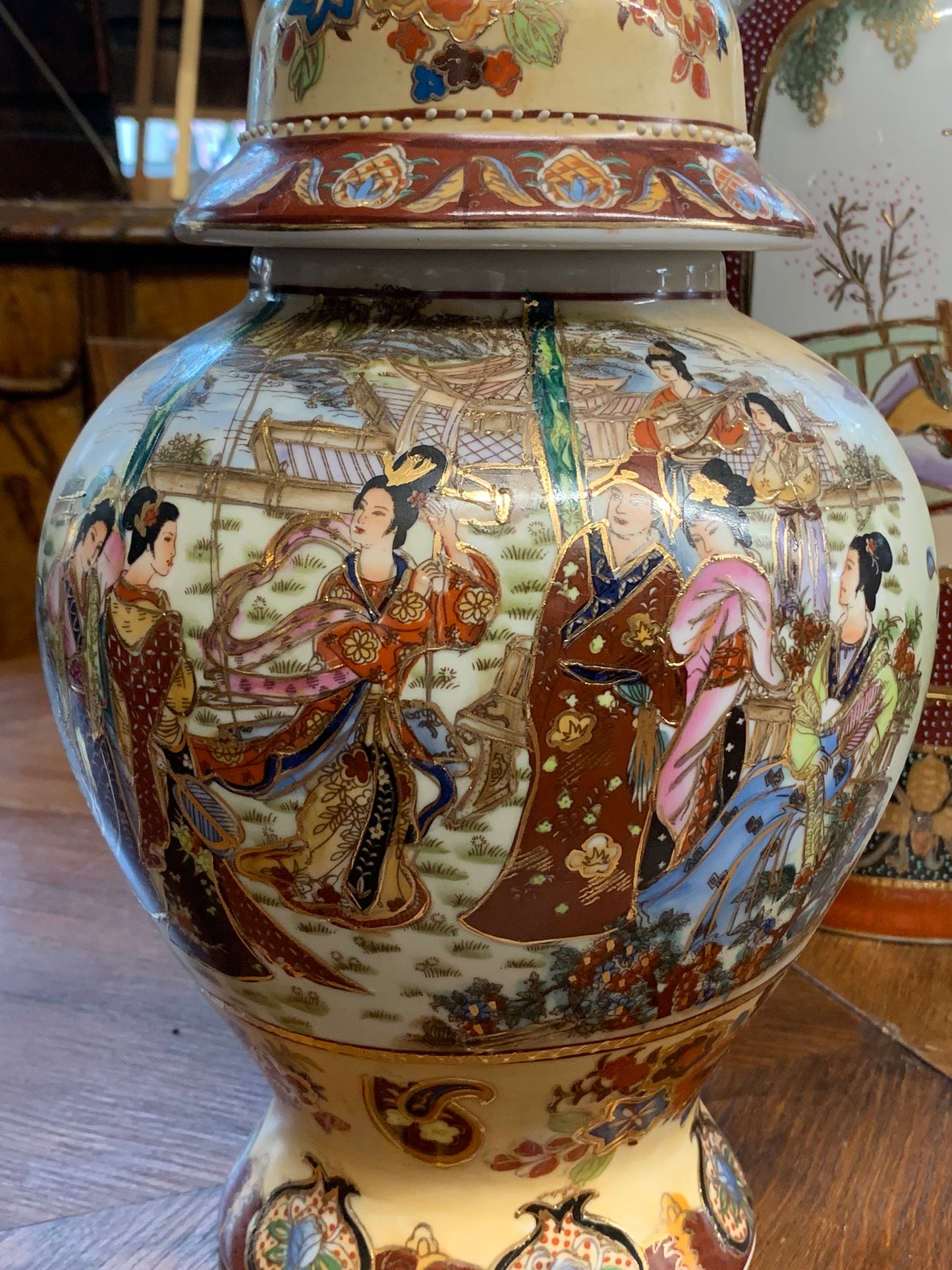 Wazony chińskie Satsuma 2 szt. ręcznie zdobione, sygnowane