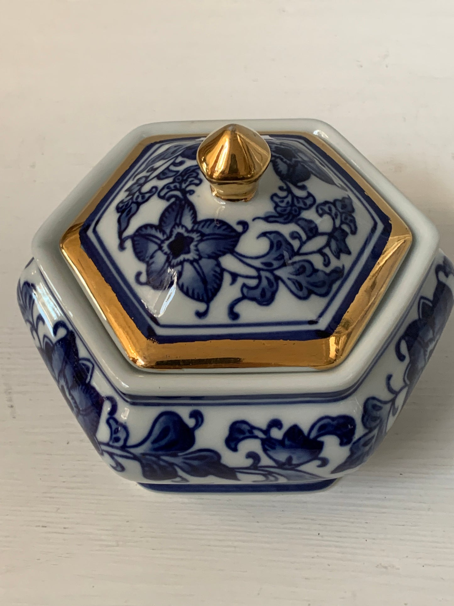 Cukiernica, bomboniera porcelanowa kobalt, złoto