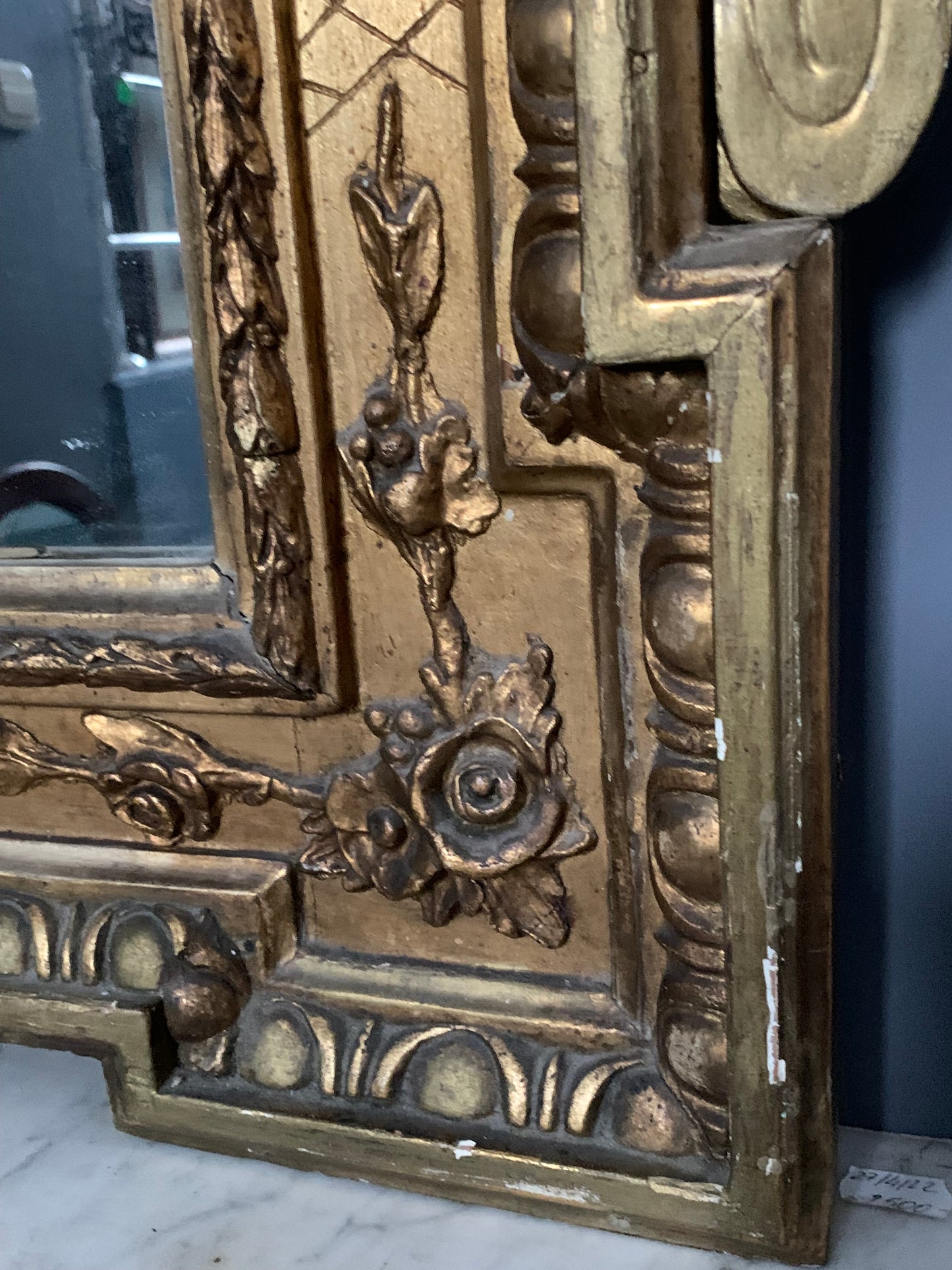 Lustro Ludwik XVI, neoklasycyzm Francja, rzeźbiona rama, złocenia k. XVIII w.