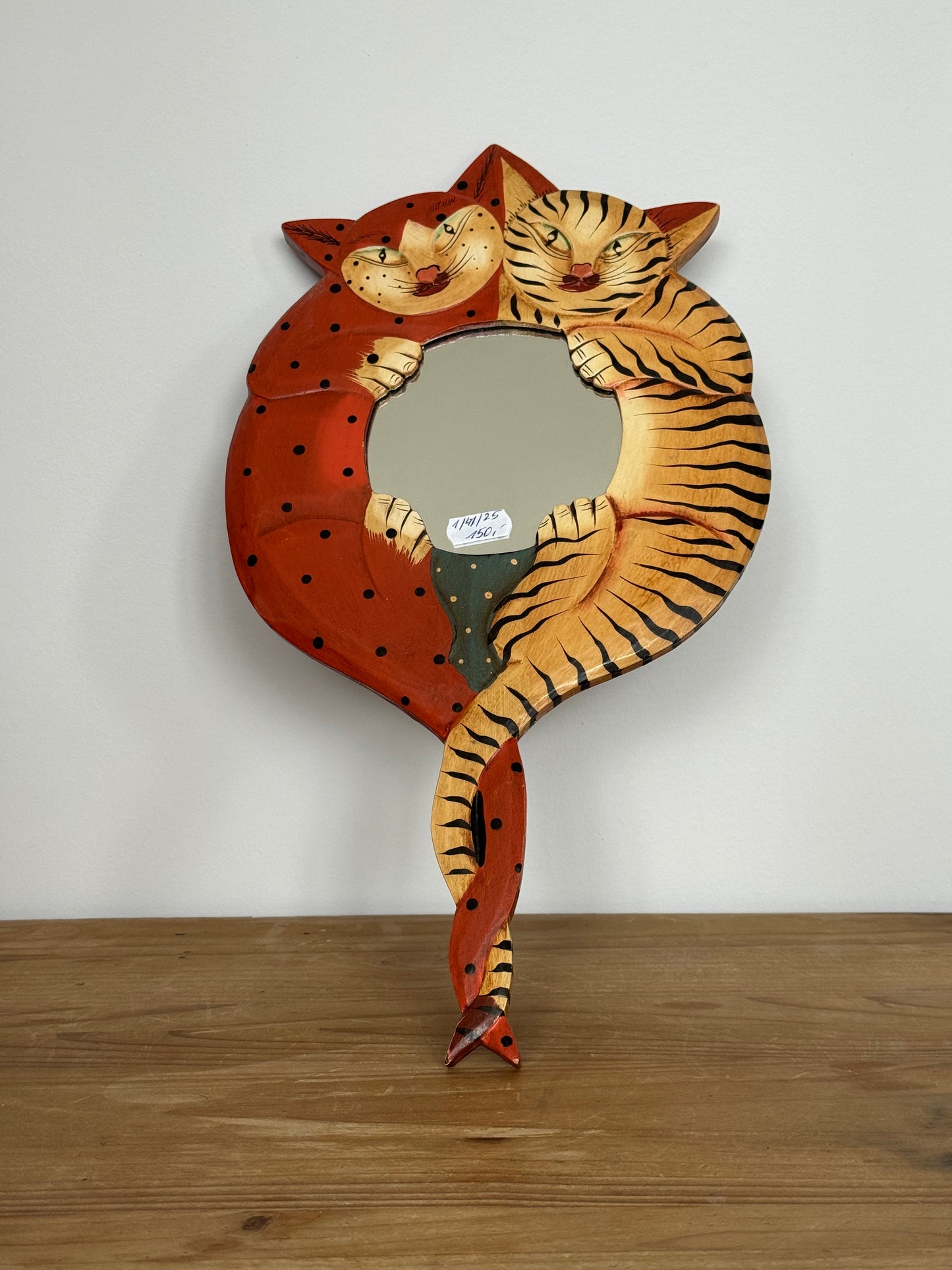 Lusterko z kotami, drewniane