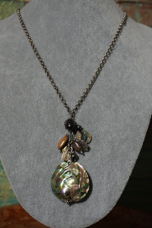 Muszla, perła - długi naszyjnik z wisiorem BOHO