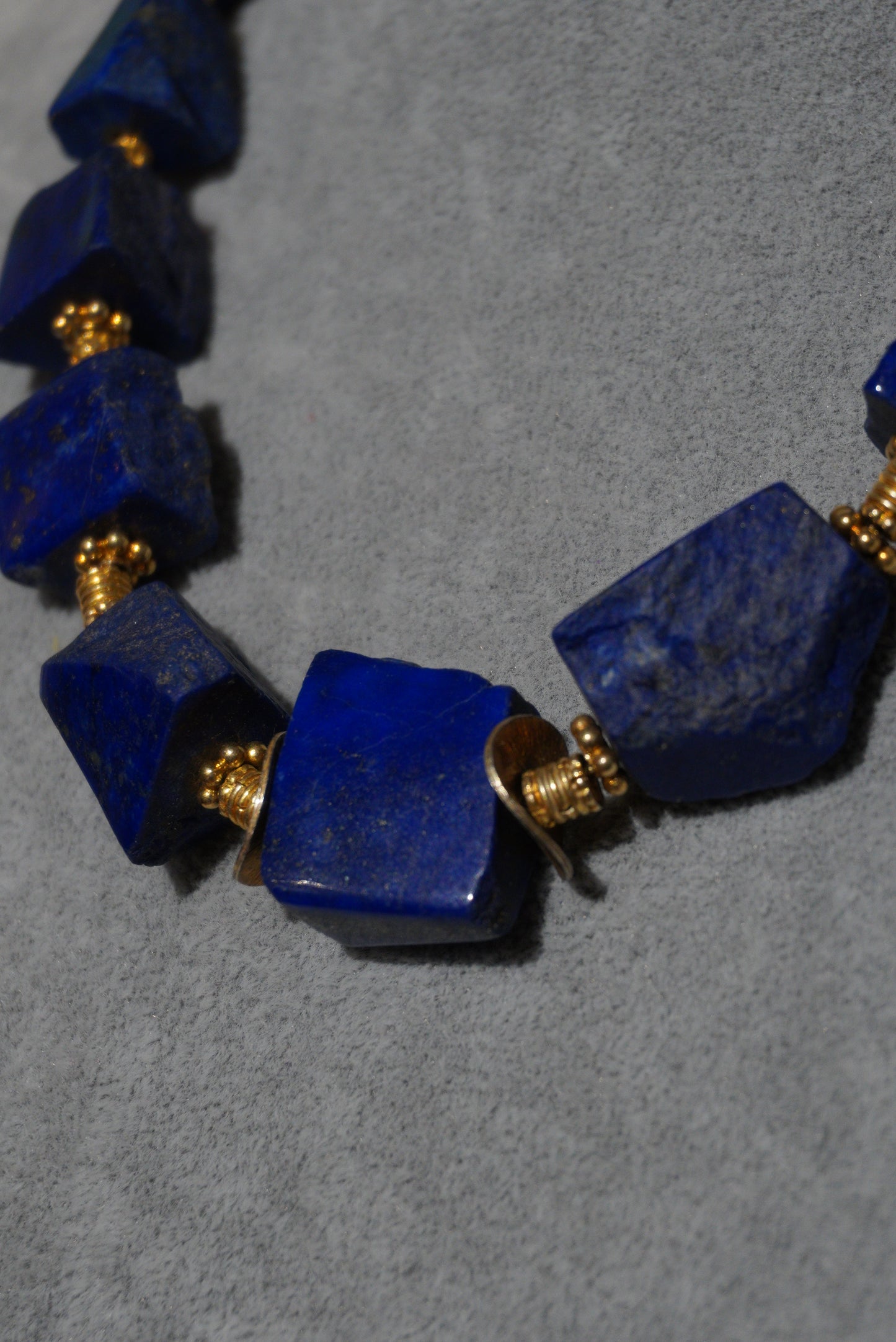 Lapis lazuli łupany, naturalny - naszyjnik