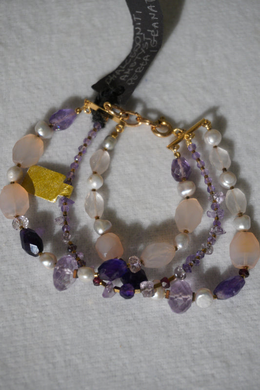 Bransoletka chalcedonit, ametyst, perła, granat, hematyt, srebro pozłacane 925