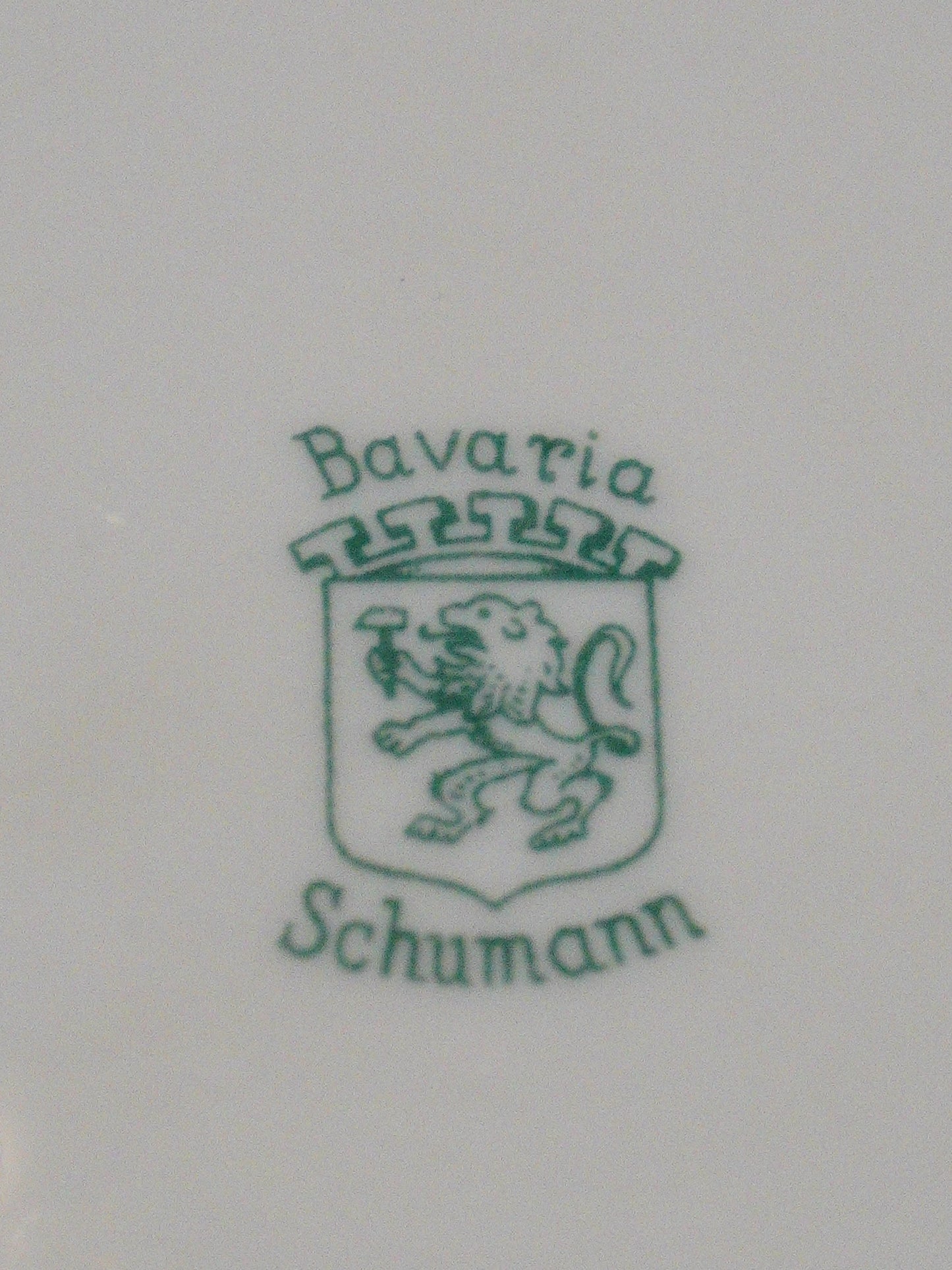 Talerz porcelanowy, deserowy, sygnowany