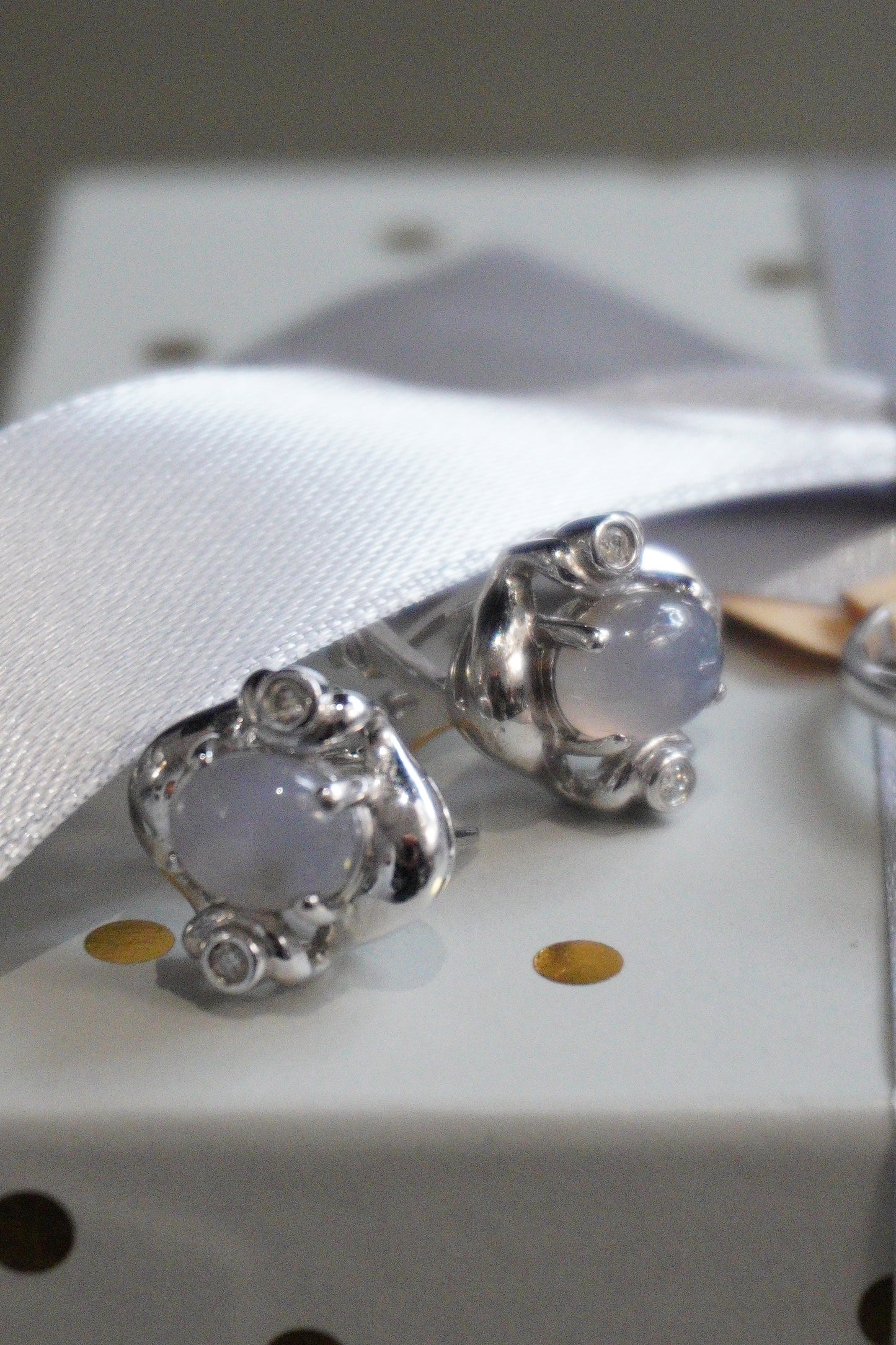 Pierścionek, kolczyki, zawieszka - komplet białe złoto pr. 585, kamień księżycowy