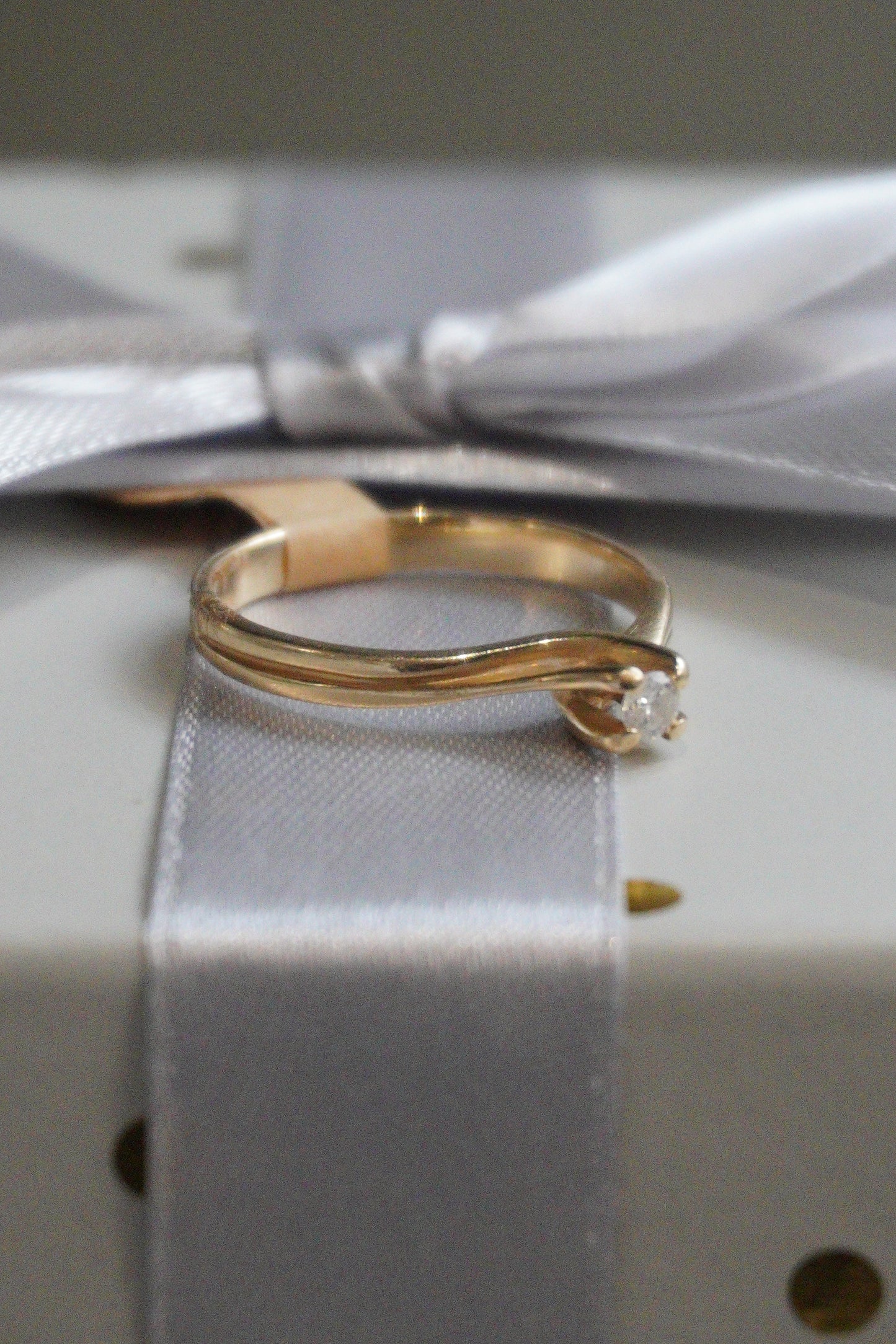 Pierścionek złoto pr. 750, diament brylantowy