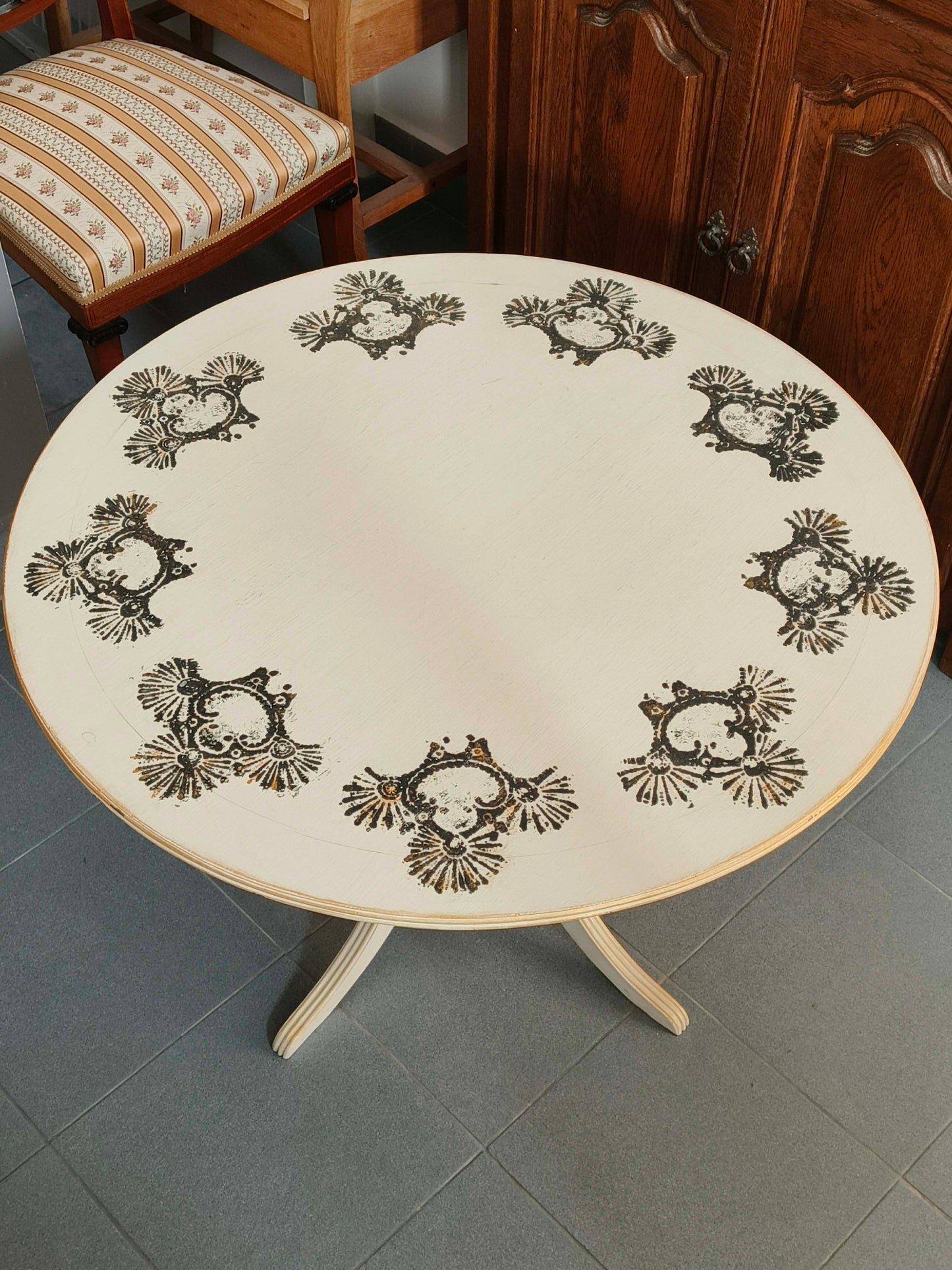 Stolik okrągły, kawowy z drewna, hand made