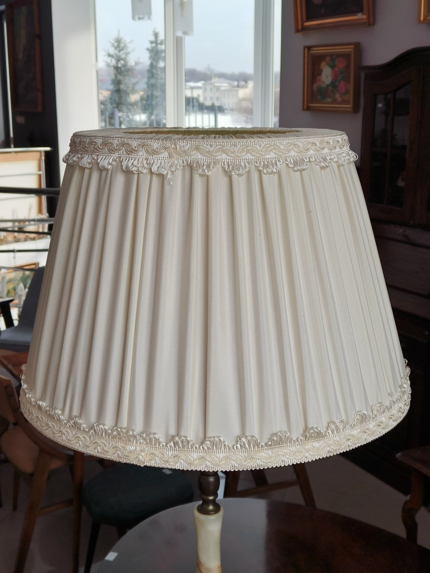 Lampa salonowa, noga z onyksu, abażur