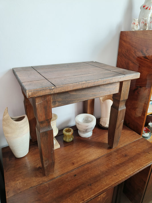 Stolik mały dębowy, kwietnik