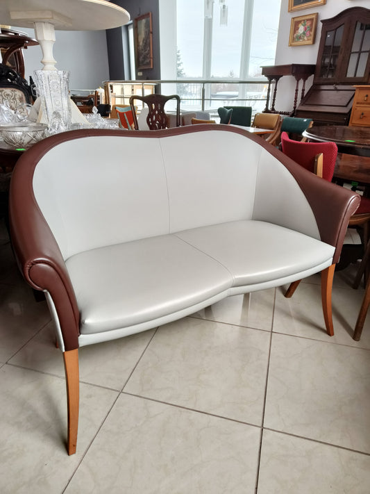 Sofa 2-osobowa, skora sky, po renowacji