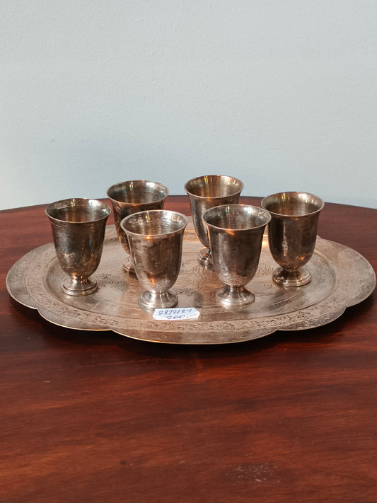 Kieliszki z paterką