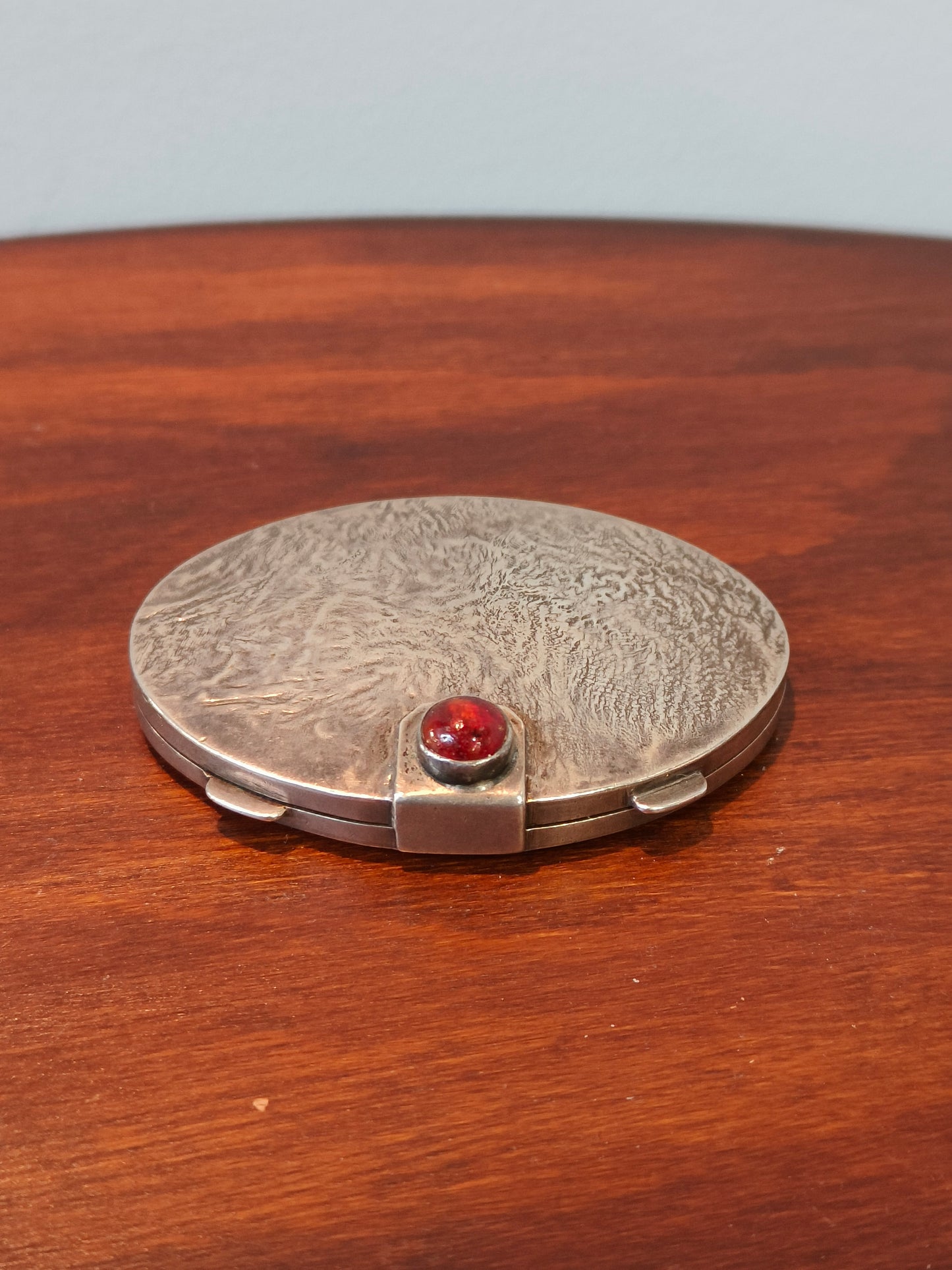 Puderniczka srebrna, sygnowana ORNO