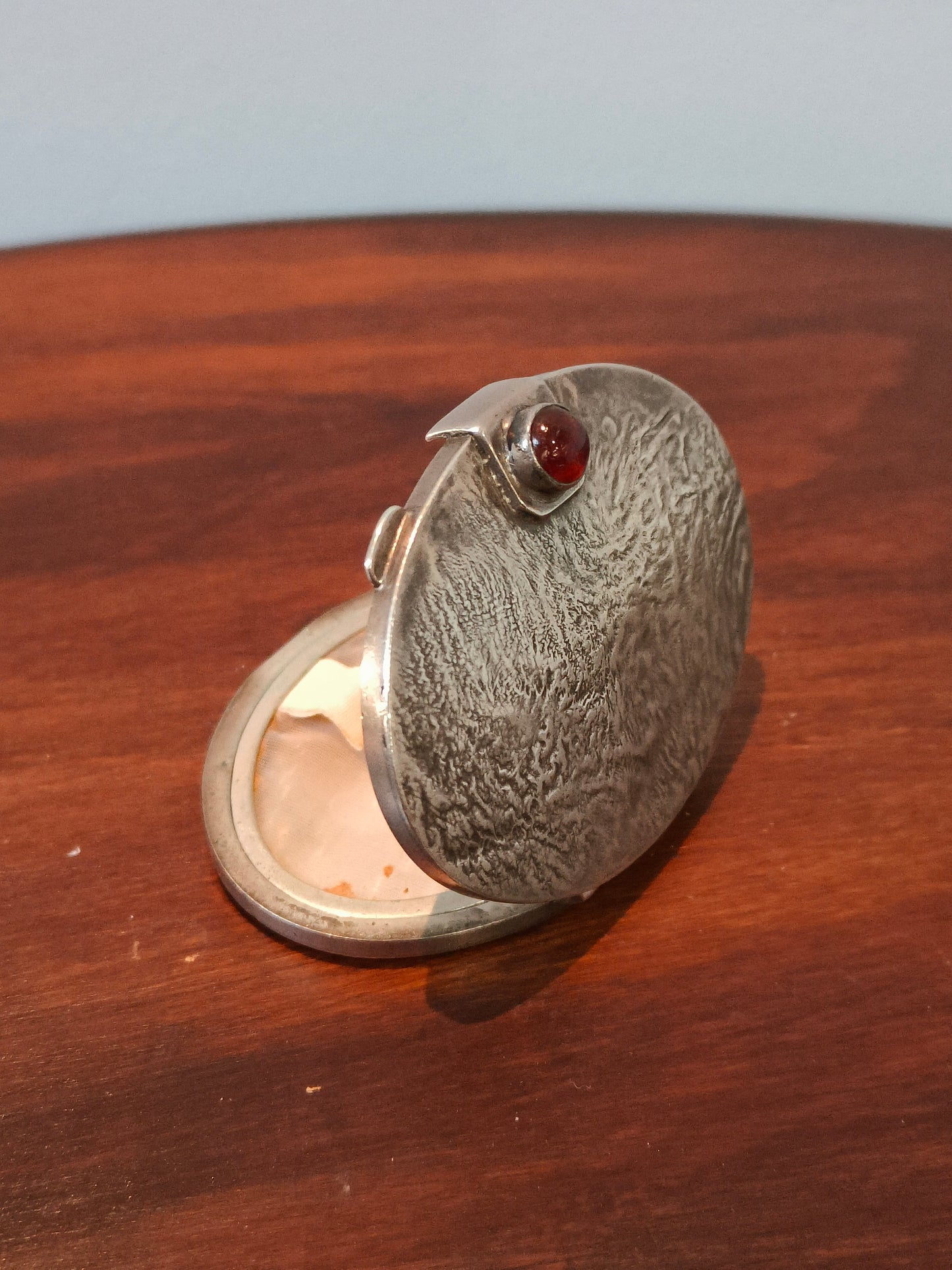 Puderniczka srebrna, sygnowana ORNO