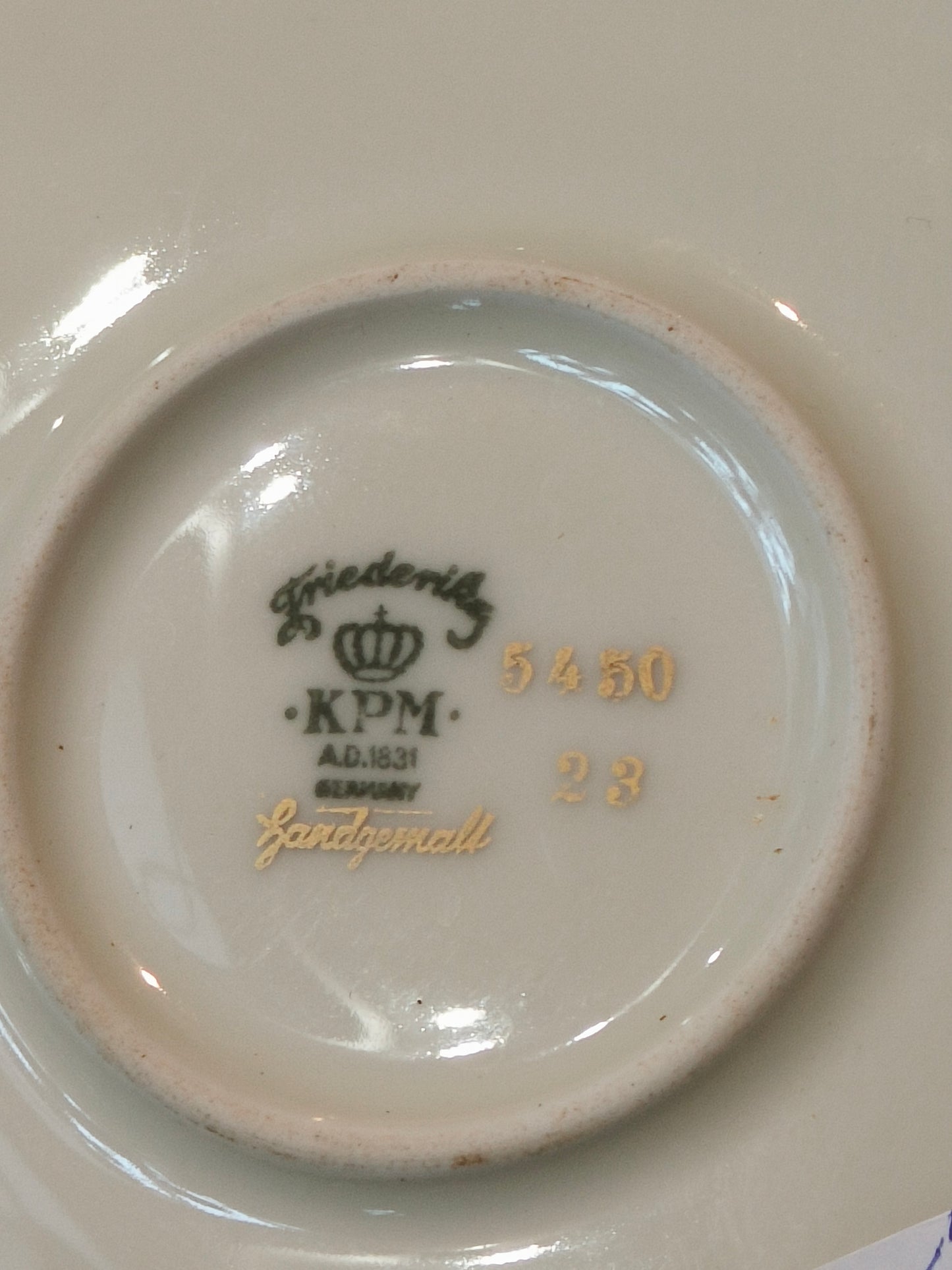 Patera, duży talerz KPM, sygnatura z 1831 r.