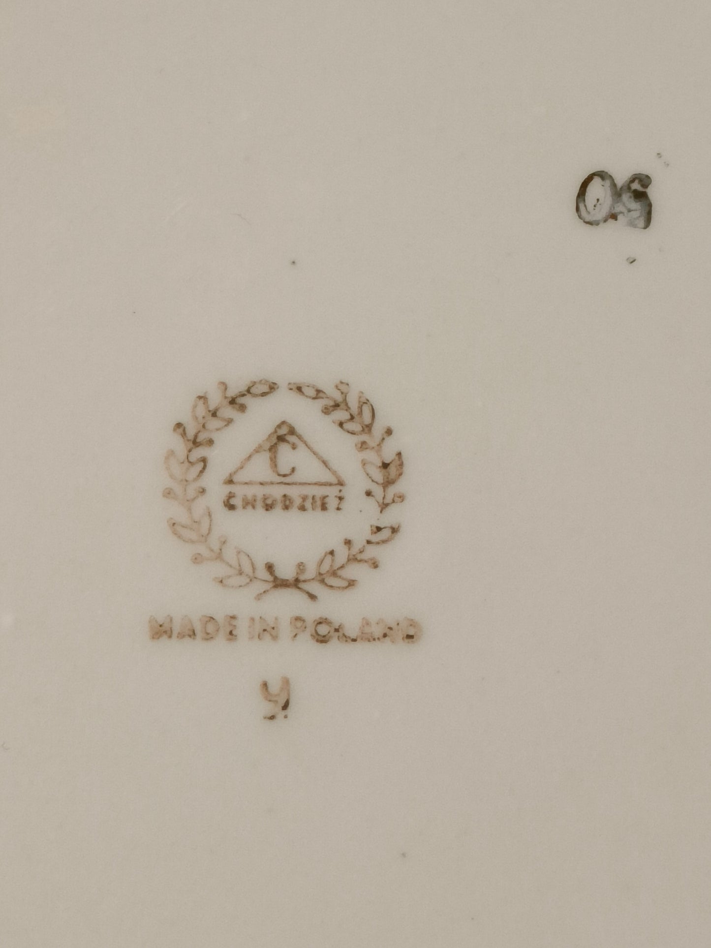 Maselnica porcelanowa sygnowana Chodzież