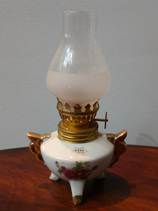 Lamka naftowa miniatura, porcelanowa