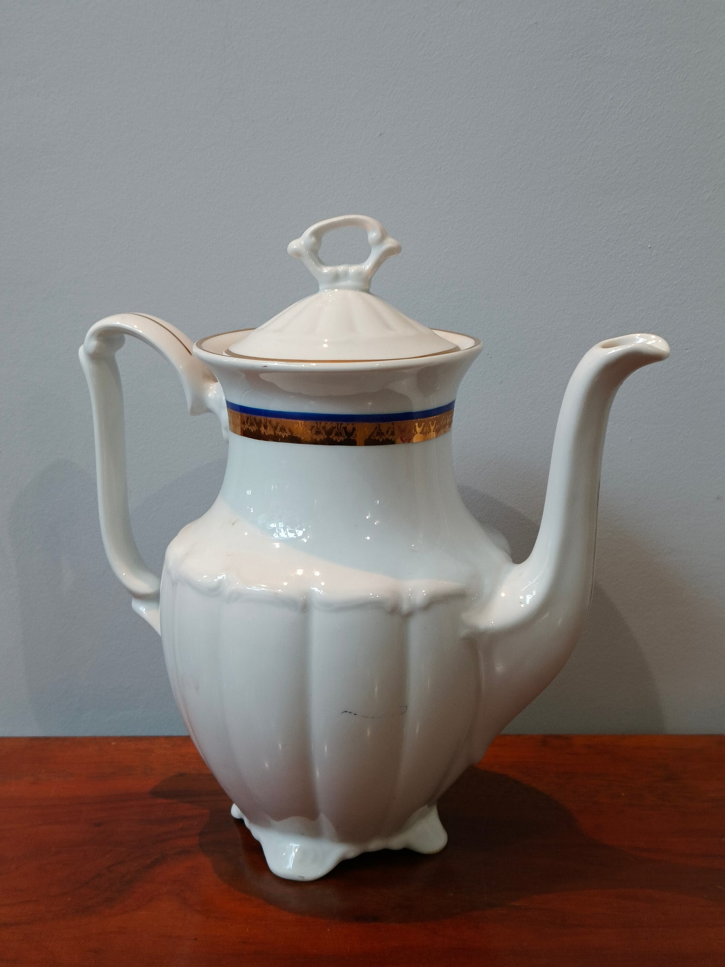 Porcelain jug, gilded, Wałbrzych