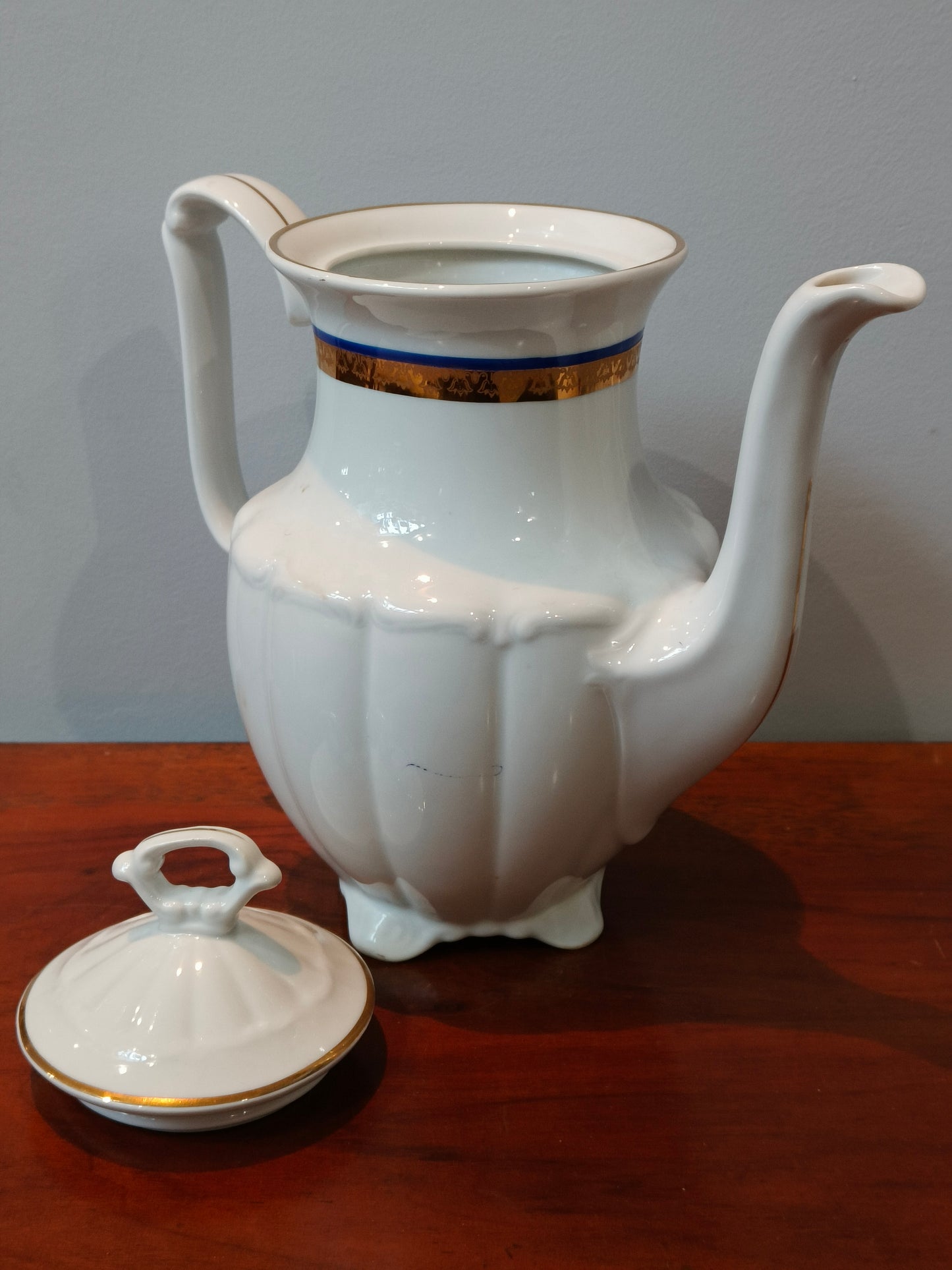 Porcelain jug, gilded, Wałbrzych