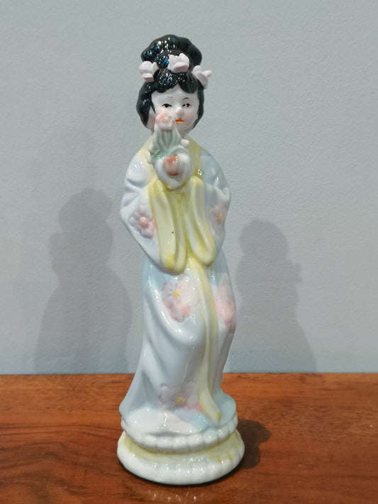 Figurka porcelanowa gejsza