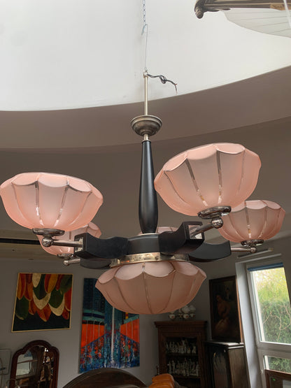 Żyrandol Art Deco lata 30-e, różowe klosze