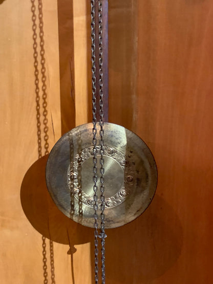 Przedwojenny zegar podłogowy, wagowy w dębowej obudowie z lat 20 ch