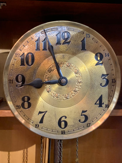 Przedwojenny zegar podłogowy, wagowy w dębowej obudowie z lat 20 ch