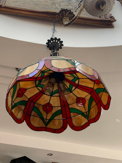 Lampa wisząca witrażowa w styli Tiffany