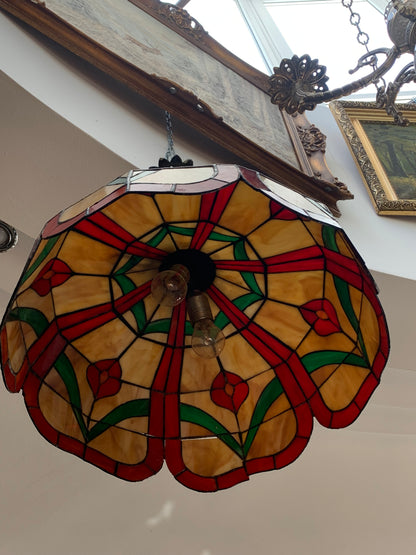 Lampa wisząca witrażowa w styli Tiffany